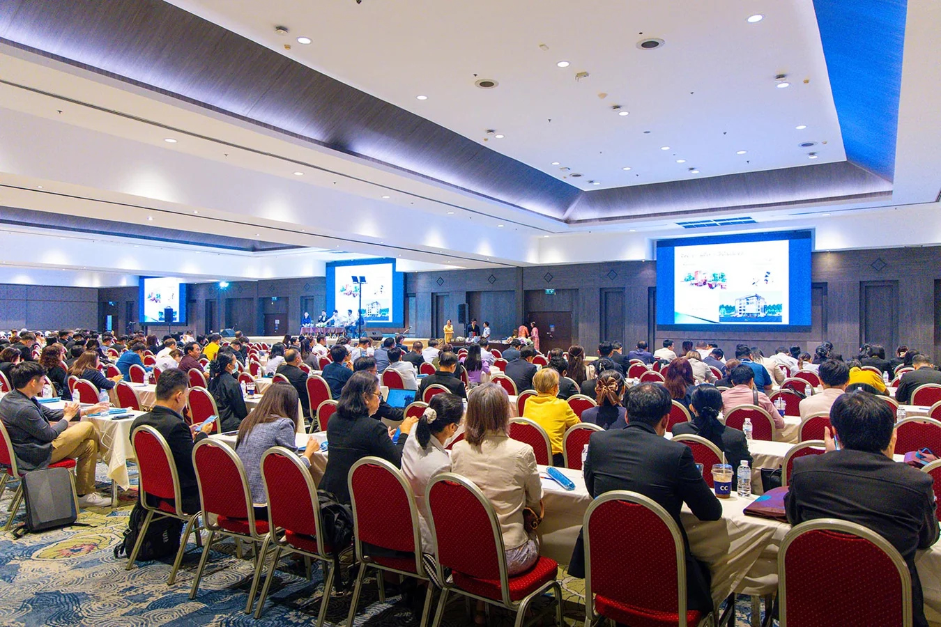 บรรยากาศการประชุมทางธุรกิจ